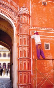 Worker_at_Jaipur_palace