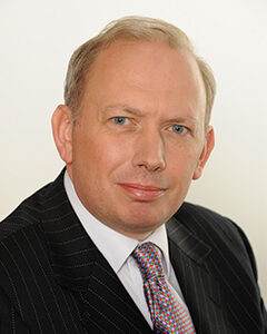 Iain Batty 金马伦麦坚拿律师事务所 CMS Cameron McKenna