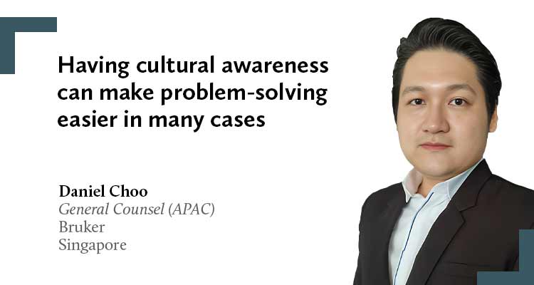 Daniel Choo, Bruker