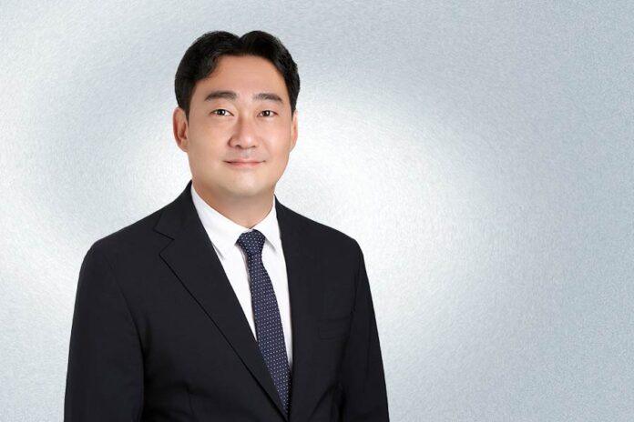 Yoon & Yang Hired Joseph Lee