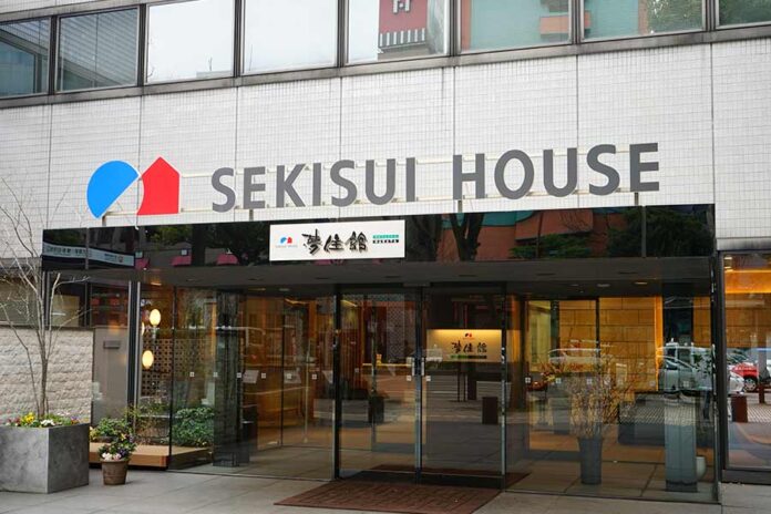 Firms-assist-Japanese-homebuilder’s-big-buyout----L