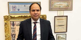 Ajit Mishra receives City of London award