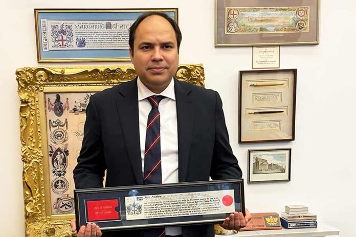 Ajit Mishra receives City of London award