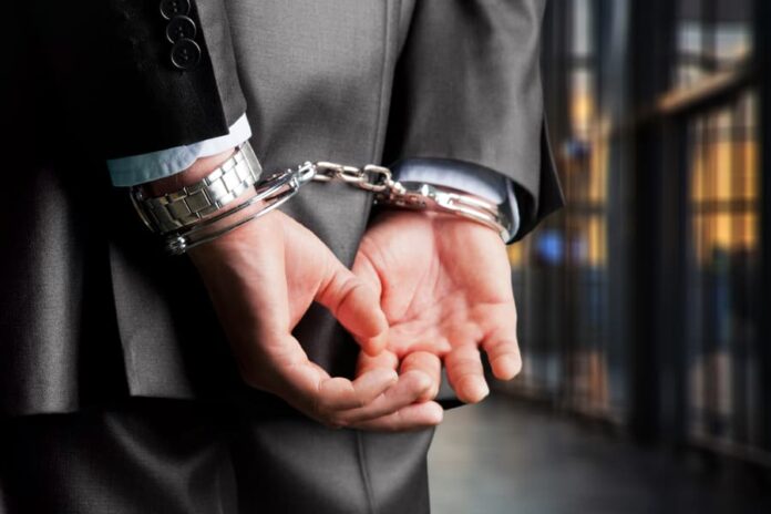 How and when should arrests be communicated (1)