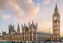 三律所助长江基建英国第二上市及能源收购项目