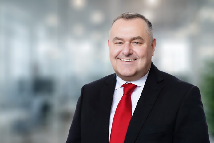 Linklaters hires Mark Fairbairn