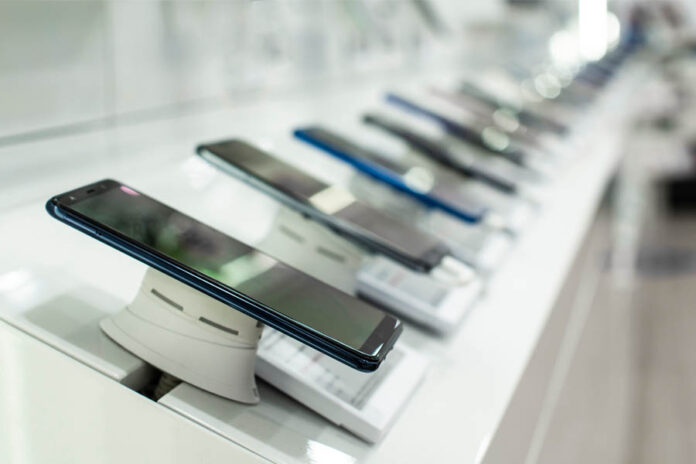 Trio acts on Japan’s largest mobile retailer’s privatisation