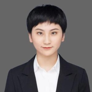 张诗育 