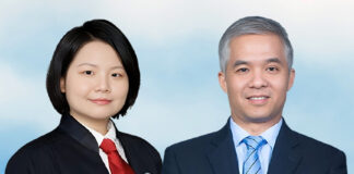 通过多层重组交易化解 境外债务